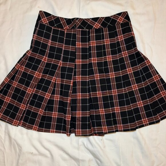 H&M Red/Black Pleated Plaid Skirt, Size 6, Preppy, 90s, Y2K - Picture 1 of 7